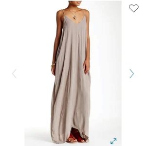 Maxi dress with pockets
